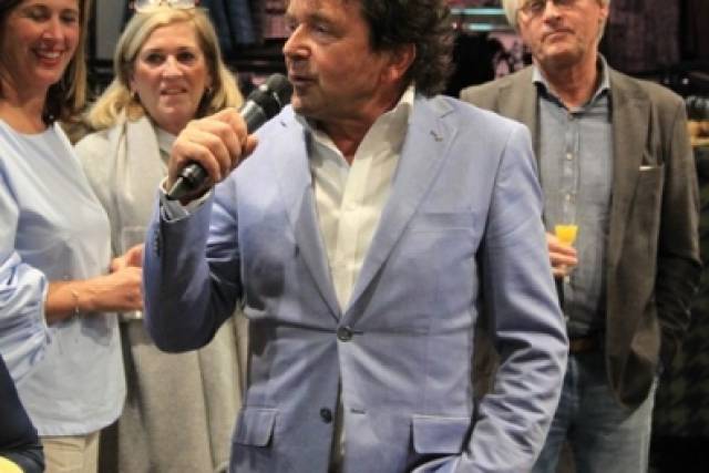 bedrijfsbezoek-roetgerink-mode-en-schoenen-1482 - Afbeelding 4 van 70