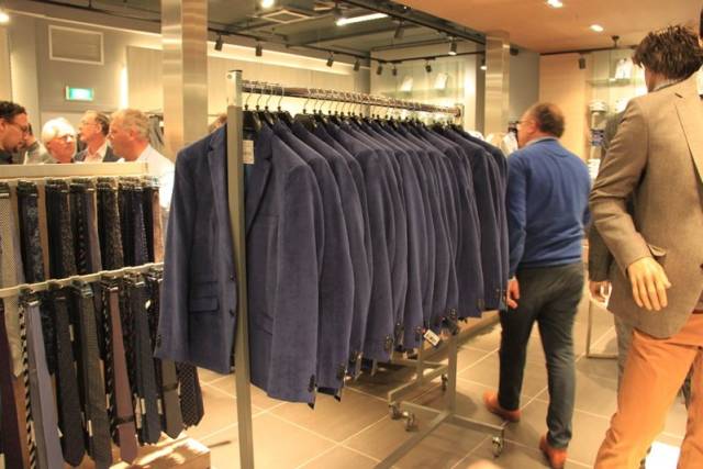 bedrijfsbezoek-roetgerink-mode-en-schoenen-1490 - Afbeelding 12 van 70
