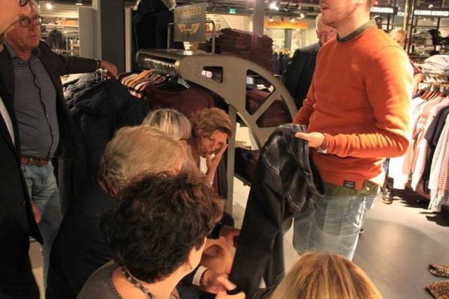 bedrijfsbezoek-roetgerink-mode-en-schoenen-1508 - Afbeelding 29 van 70
