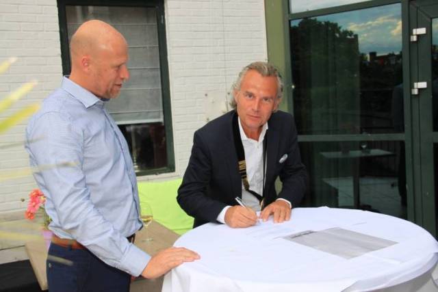 contractondertekening-stichting-weekendschool-toppers-op-zondag-509 - Afbeelding 13 van 19
