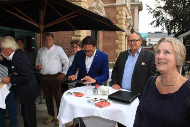 contractondertekening-stichting-weekendschool-toppers-op-zondag-514 - Afbeelding 17 van 19