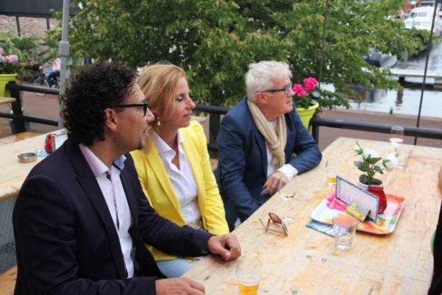 heel-gezellige-bbq-op-partyboat-voorafgaand-aan-zomerreces-101 - Afbeelding 4 van 25