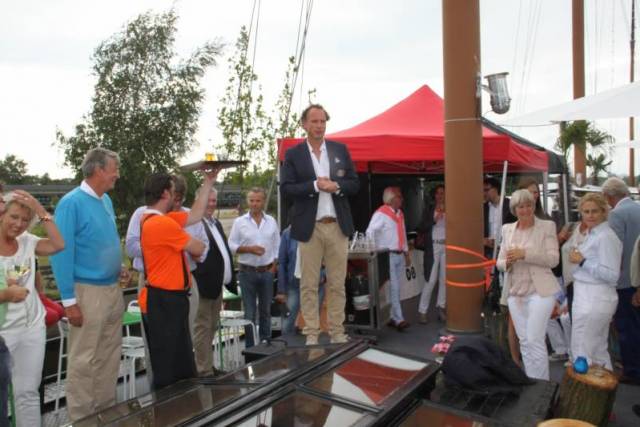heel-gezellige-bbq-op-partyboat-voorafgaand-aan-zomerreces-106 - Afbeelding 9 van 25