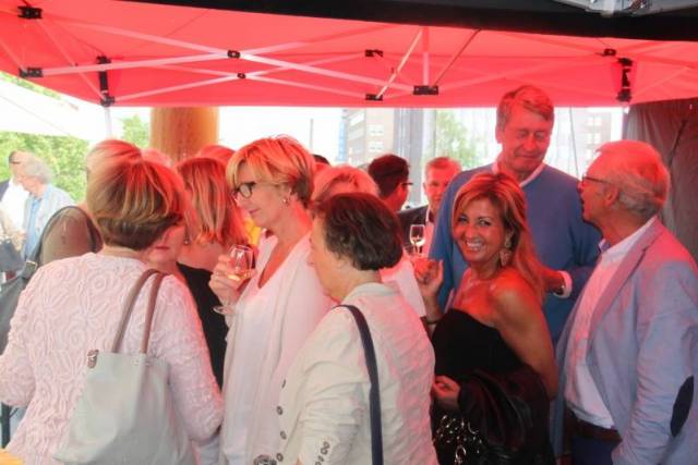 heel-gezellige-bbq-op-partyboat-voorafgaand-aan-zomerreces-110 - Afbeelding 13 van 25
