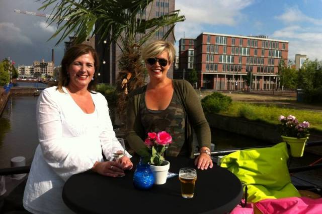 heel-gezellige-bbq-op-partyboat-voorafgaand-aan-zomerreces-122 - Afbeelding 22 van 25