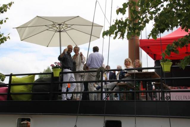 heel-gezellige-bbq-op-partyboat-voorafgaand-aan-zomerreces-98 - Afbeelding 1 van 25