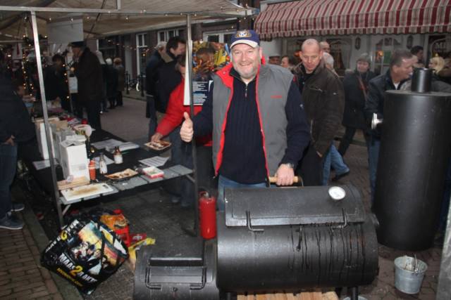 kerstmarkt-2014-zondag-21-december-in-het-historische-stadscentrum-van-almelo-doelenstraatmolenstraat-en-kerkpleinoranjestraat-264 - Afbeelding 3 van 18
