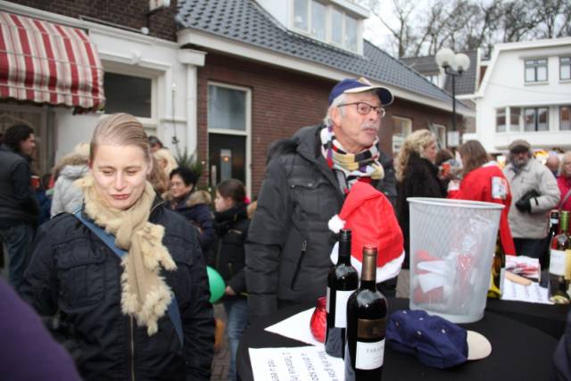 kerstmarkt-2014-zondag-21-december-in-het-historische-stadscentrum-van-almelo-doelenstraatmolenstraat-en-kerkpleinoranjestraat-265 - Afbeelding 4 van 18