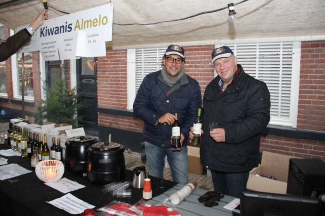 kerstmarkt-2014-zondag-21-december-in-het-historische-stadscentrum-van-almelo-doelenstraatmolenstraat-en-kerkpleinoranjestraat-266 - Afbeelding 5 van 18