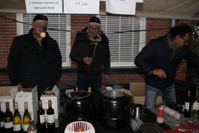 kerstmarkt-2014-zondag-21-december-in-het-historische-stadscentrum-van-almelo-doelenstraatmolenstraat-en-kerkpleinoranjestraat-267 - Afbeelding 6 van 18