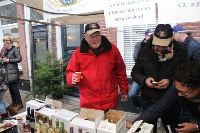 kerstmarkt-2014-zondag-21-december-in-het-historische-stadscentrum-van-almelo-doelenstraatmolenstraat-en-kerkpleinoranjestraat-274 - Afbeelding 13 van 18