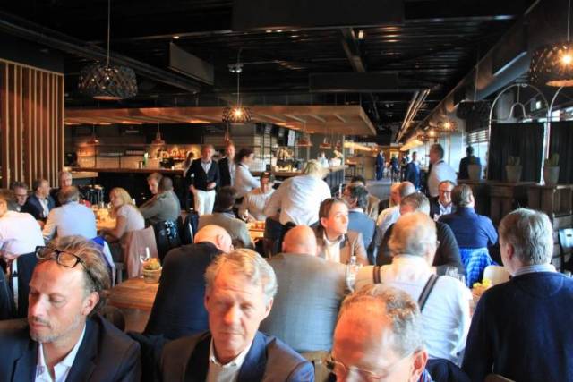 op-bezoek-bij-heracles-almelo-530 - Afbeelding 14 van 27