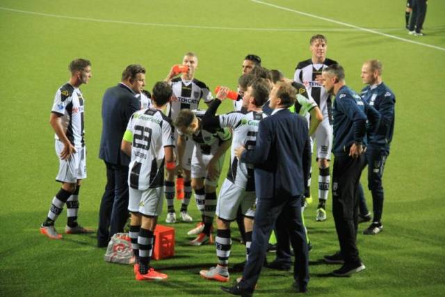 op-bezoek-bij-heracles-almelo-538 - Afbeelding 21 van 27