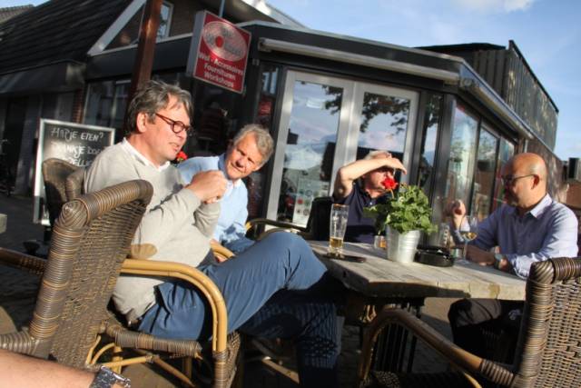 senatoren-surprise-bezoek-aan-paardenmelkerij-sand-in-harbrinkhoek-1293 - Afbeelding 6 van 16