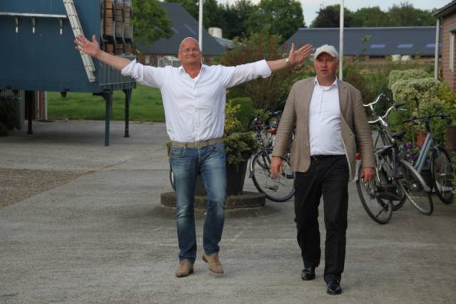 senatoren-surprise-bezoek-aan-paardenmelkerij-sand-in-harbrinkhoek-1301 - Afbeelding 14 van 16