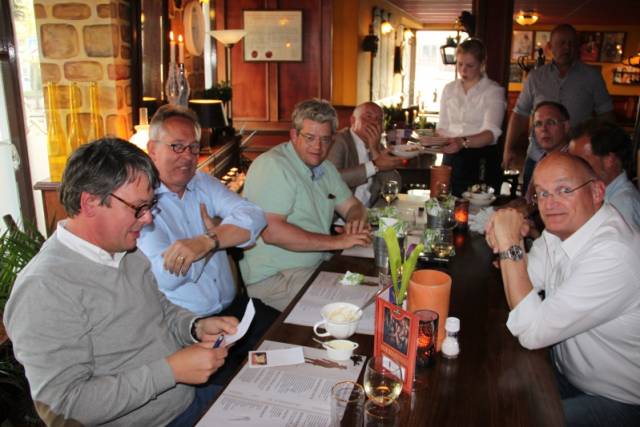 senatoren-surprise-bezoek-aan-paardenmelkerij-sand-in-harbrinkhoek-1302 - Afbeelding 15 van 16