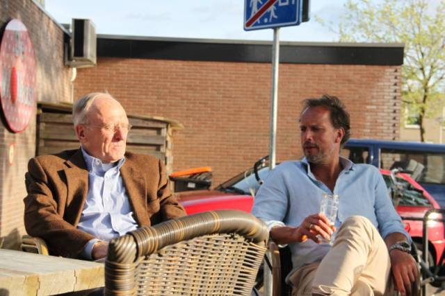 senatoren-surprise-bezoek-aan-paardenmelkerij-sand-in-harbrinkhoek-1303 - Afbeelding 16 van 16