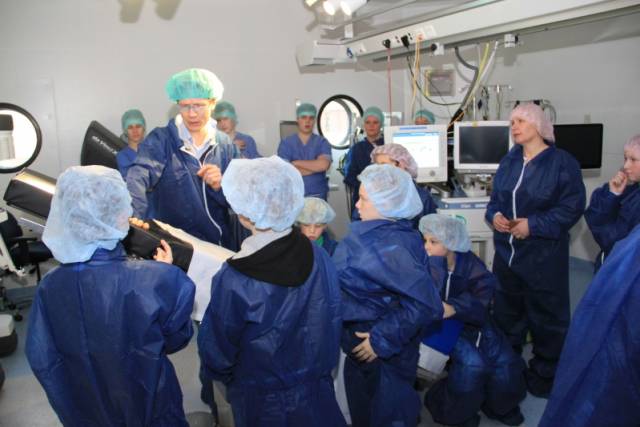 toppers-op-bezoek-bij-urologie-630 - Afbeelding 13 van 17