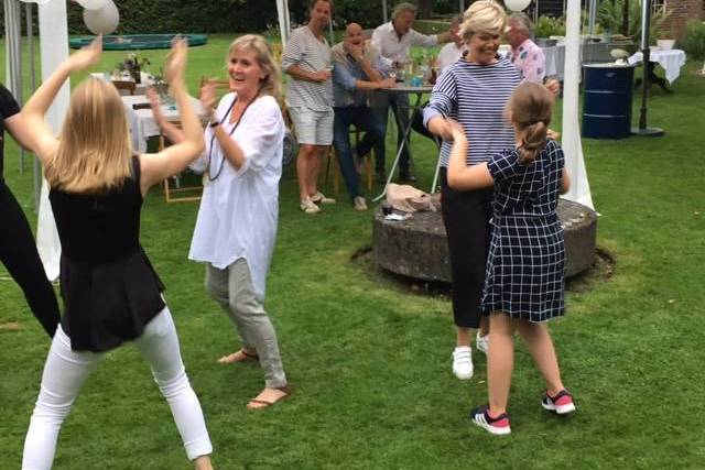 zomerbarbecue-bij-guido-en-annemieke-1305 - Afbeelding 2 van 79