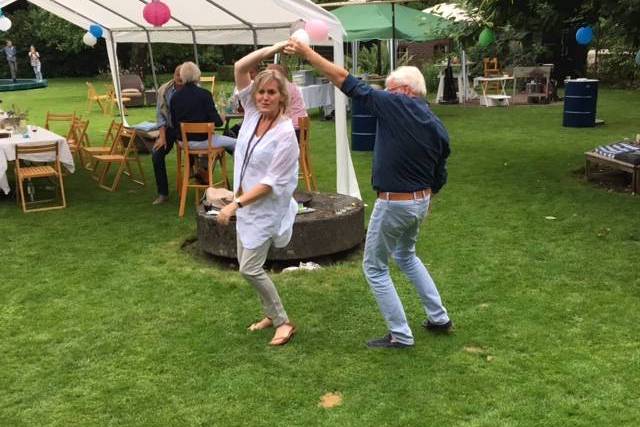 zomerbarbecue-bij-guido-en-annemieke-1311 - Afbeelding 8 van 79