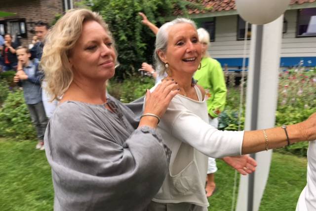 zomerbarbecue-bij-guido-en-annemieke-1320 - Afbeelding 17 van 79
