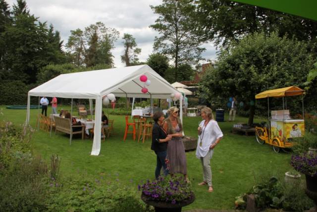 zomerbarbecue-bij-guido-en-annemieke-1357 - Afbeelding 51 van 79